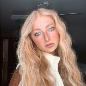 Meet your Posher, Isabel